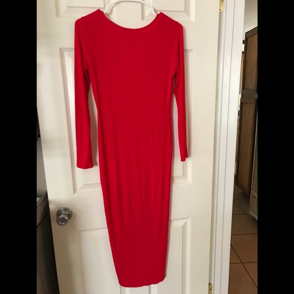 Low v cut top ! - Picture 2 of 2